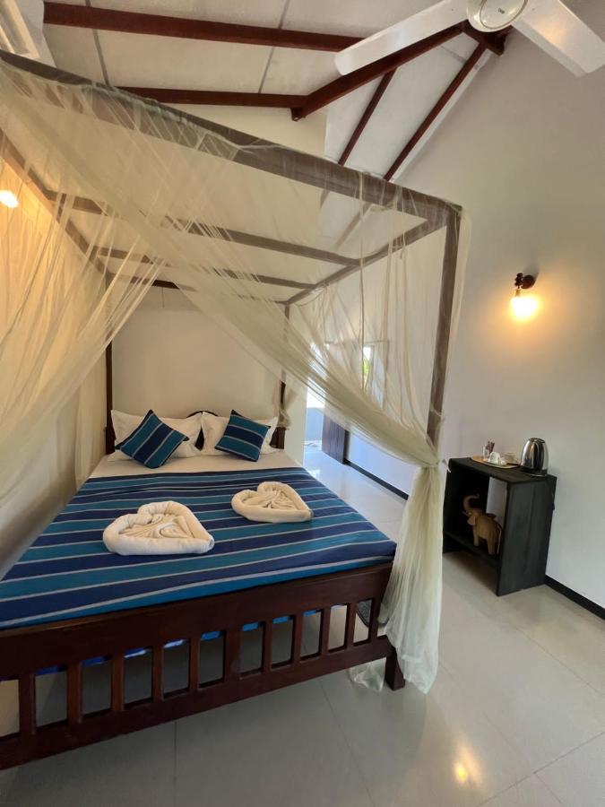 Hotel Pineapple Surf Ahangama Zewnętrze zdjęcie