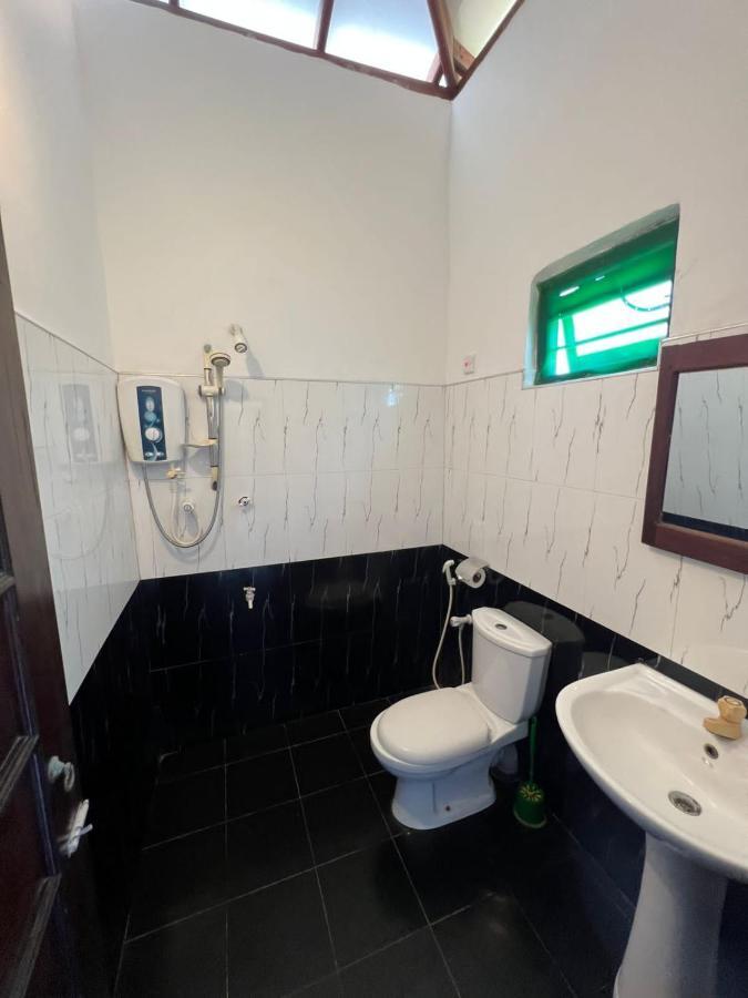 Hotel Pineapple Surf Ahangama Zewnętrze zdjęcie