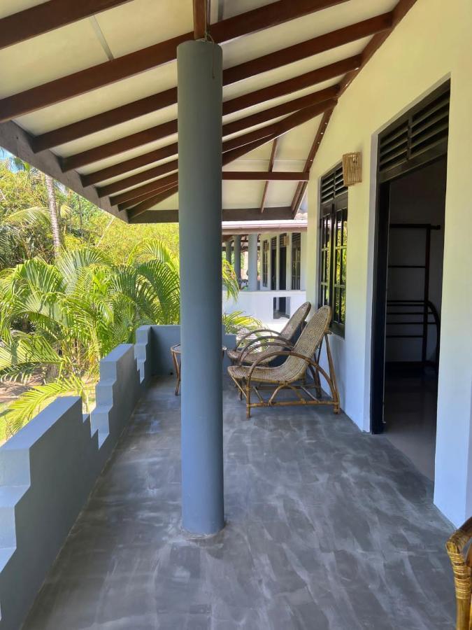 Hotel Pineapple Surf Ahangama Zewnętrze zdjęcie