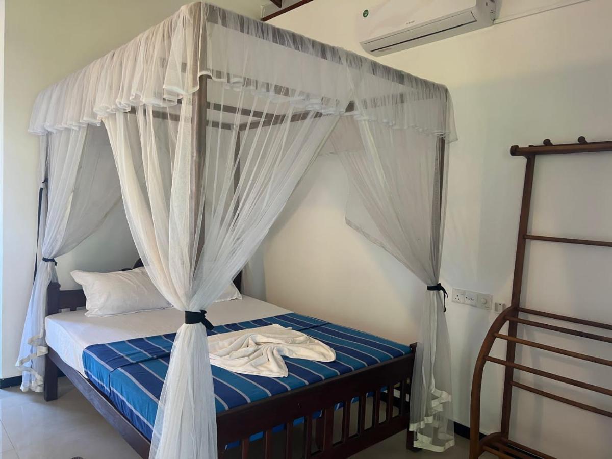 Hotel Pineapple Surf Ahangama Zewnętrze zdjęcie