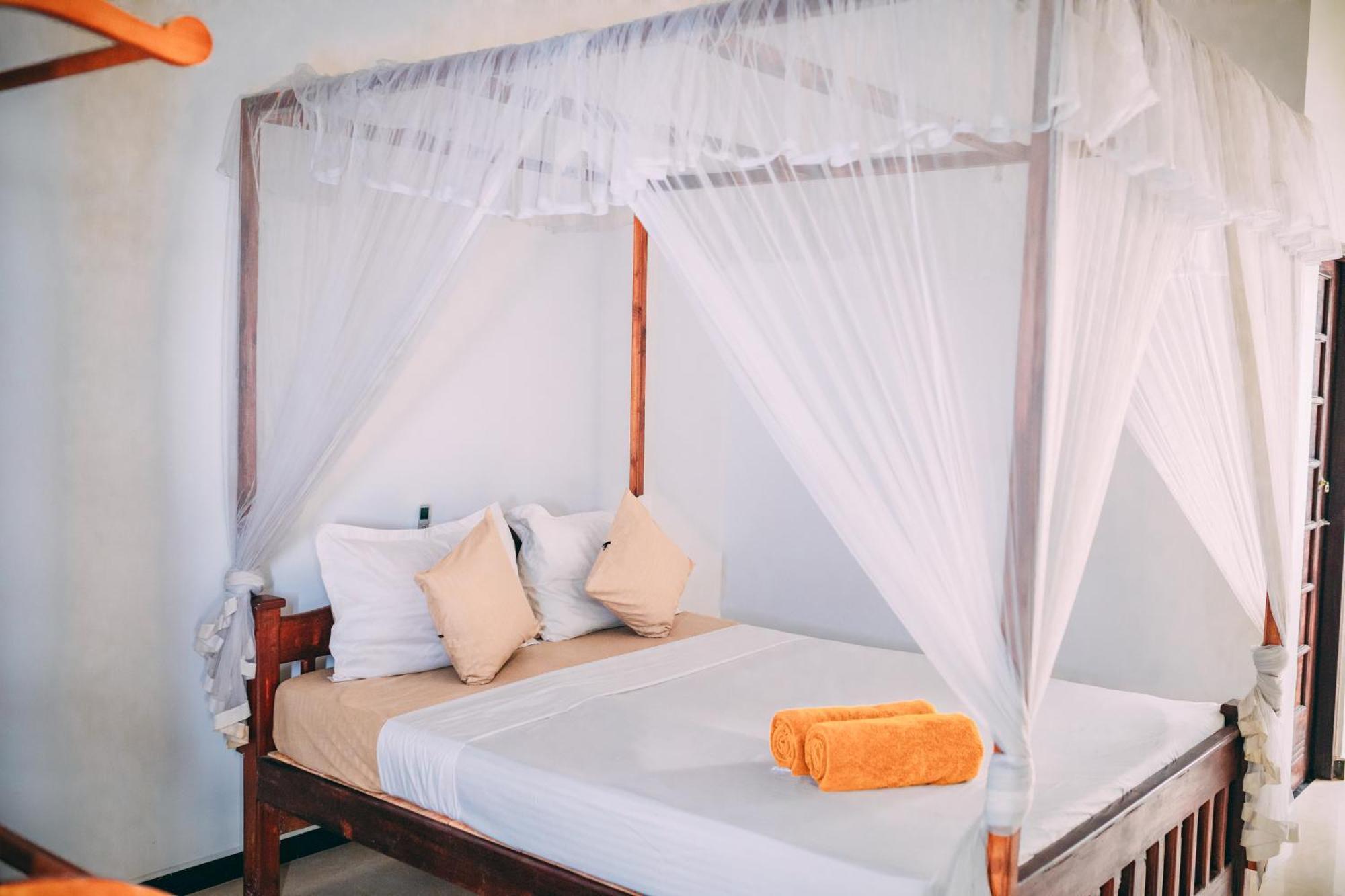 Hotel Pineapple Surf Ahangama Zewnętrze zdjęcie