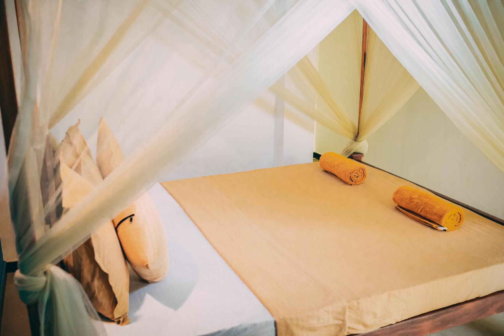 Hotel Pineapple Surf Ahangama Zewnętrze zdjęcie