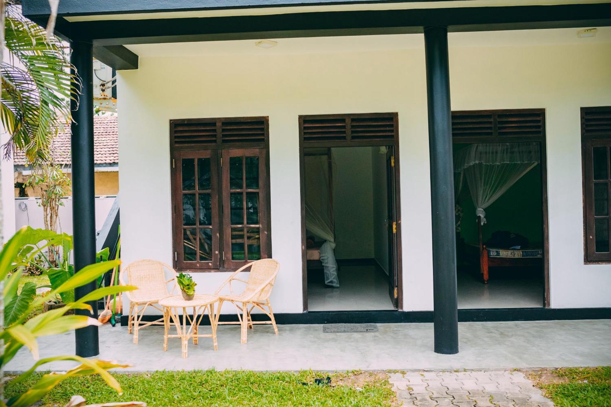 Hotel Pineapple Surf Ahangama Zewnętrze zdjęcie